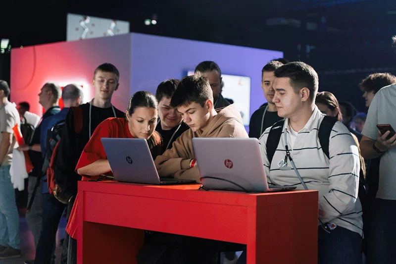 Студенты Нижегородской области примут участие в стипендиальной программе «Система» Студенты Нижегородской области примут участие в стипендиальной программе «Система»