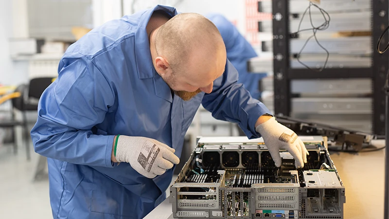 Тестирование программных продуктов проходит в несколько этапов Тестирование программных продуктов проходит в несколько этапов